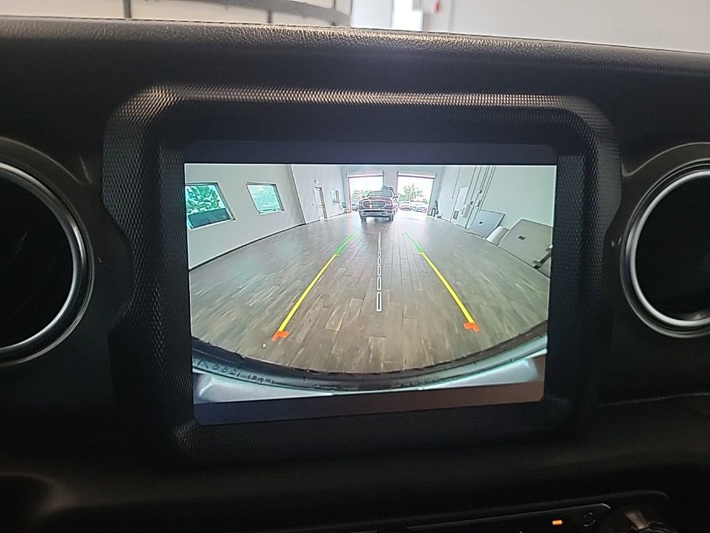 Used 2023 Jeep Wrangler Sahara image 18