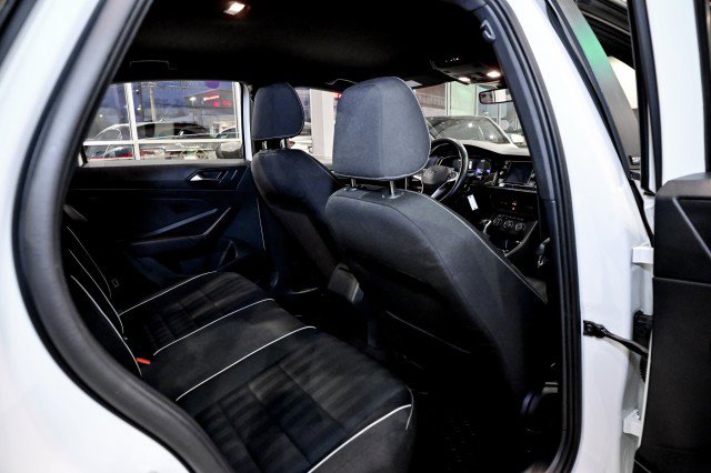 Used 2024 Volkswagen Jetta Sport image 21