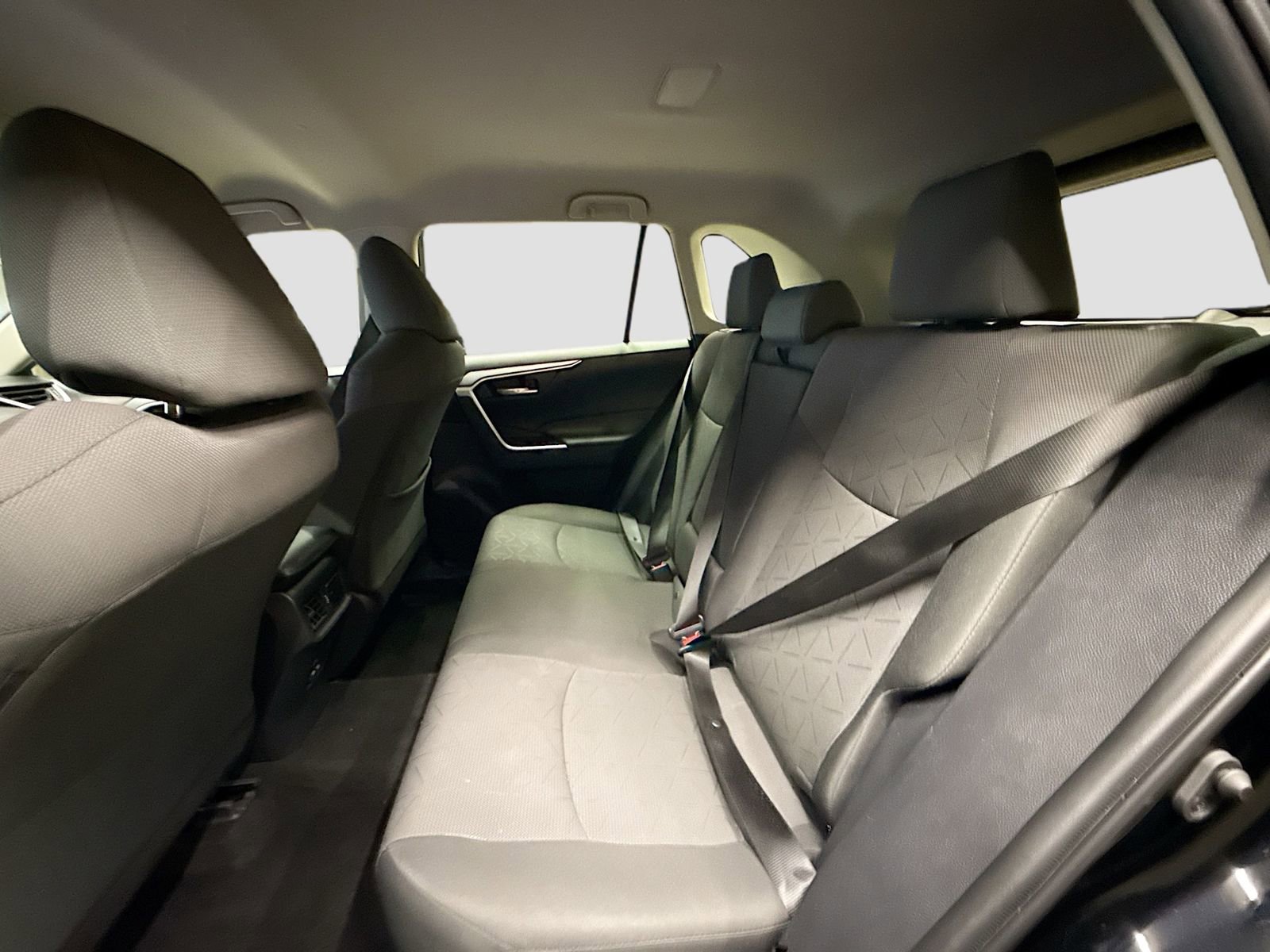 Used 2024 Toyota RAV4 XLE FWD image 25