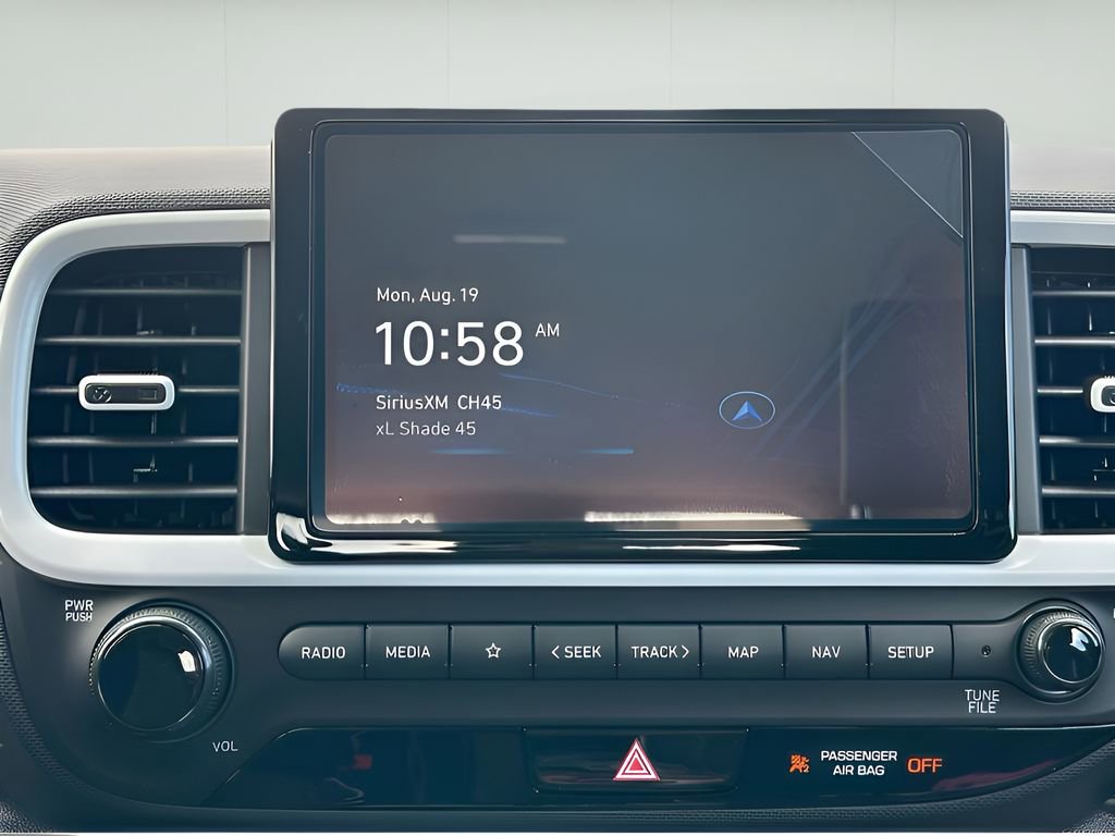 Used 2024 Hyundai Venue Limited image 16