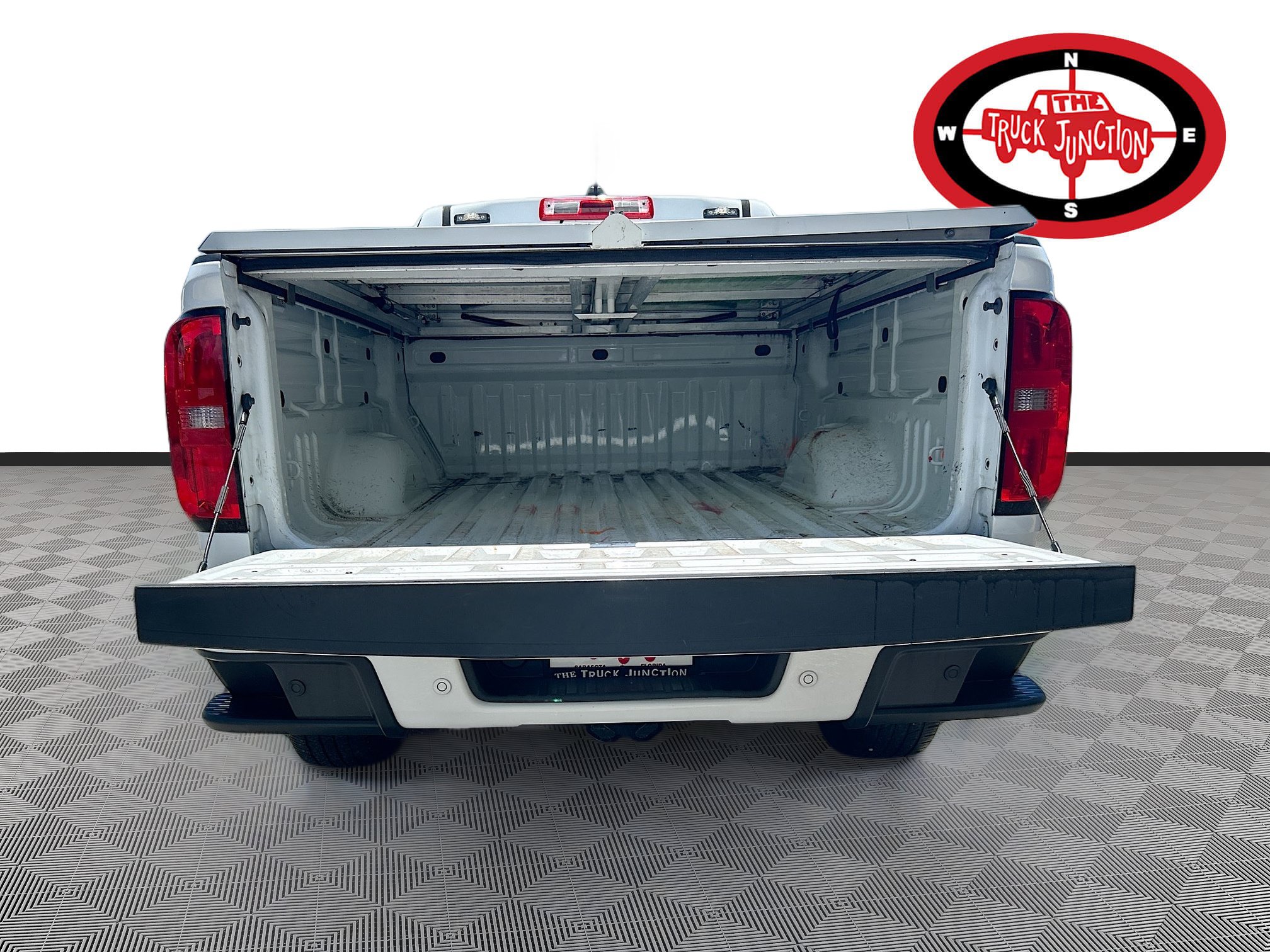 Used 2022 Chevrolet Colorado LT w/ Fleet Safety Package RWD image 24