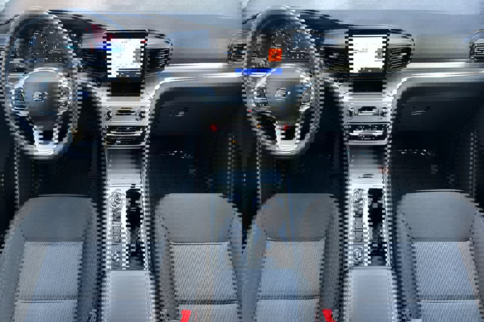 Used 2022 Ford Explorer XLT w/ Class IV Trailer Tow Package image 3