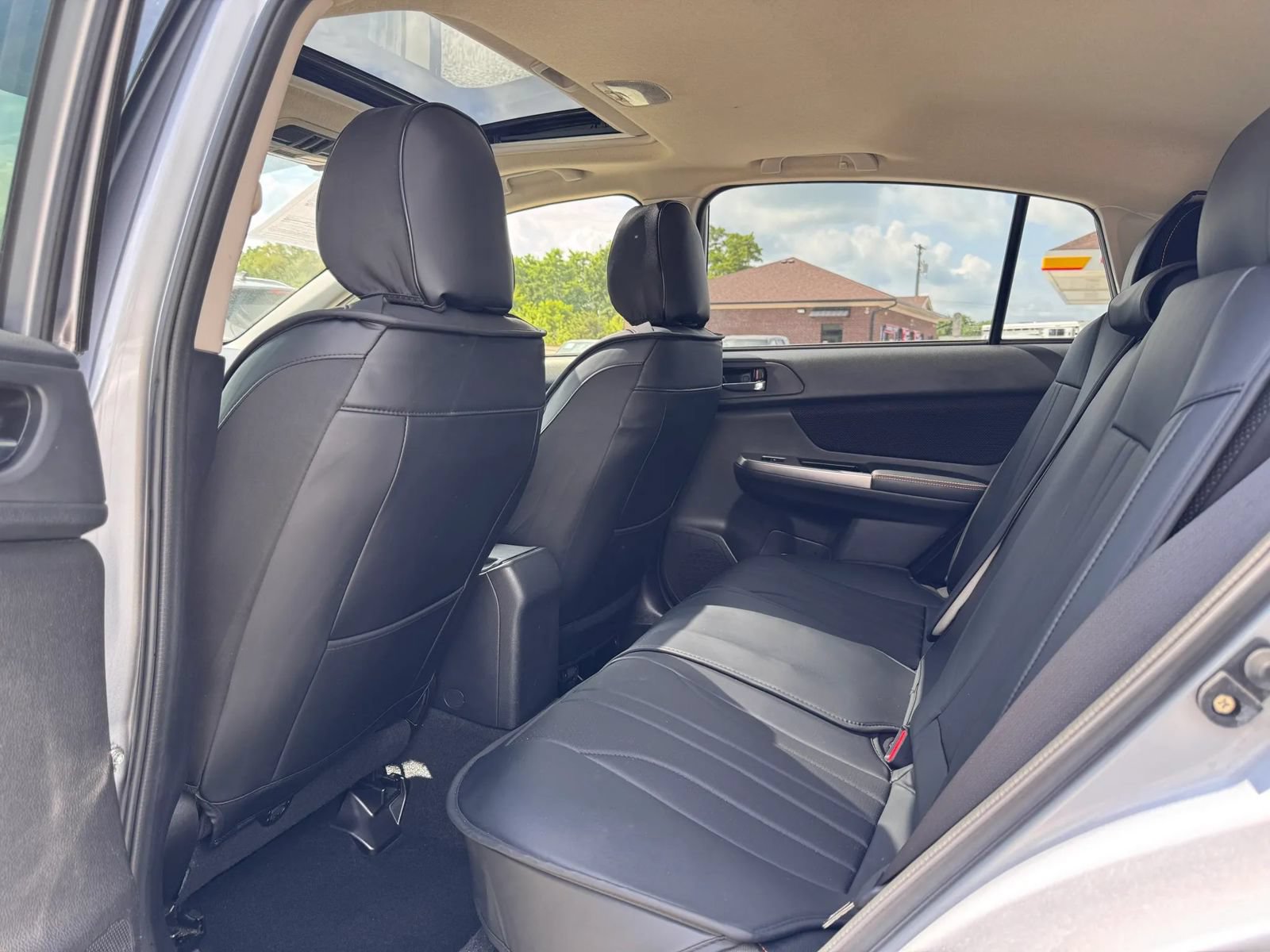 Used 2017 Subaru Crosstrek 2.0i Premium w/ Moonroof Package AWD/4WD image 18