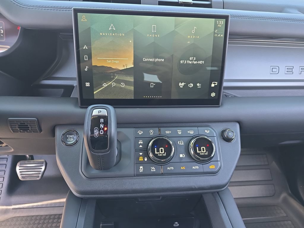 Certified 2025 Land Rover Defender 110 AWD/4WD image 20