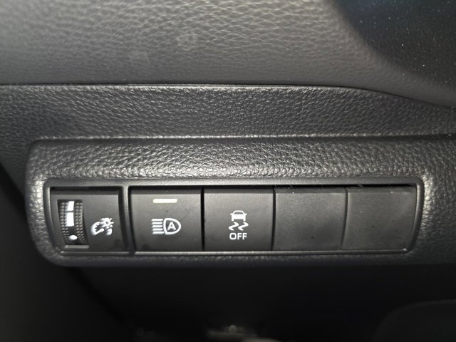 Used 2025 Toyota Corolla SE w/ Convenience Package image 18