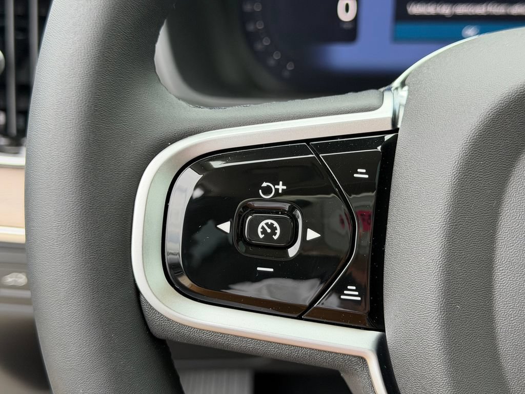 New 2026 Volvo XC90 T8 Plus w/ Protection Package Premier AWD/4WD image 19