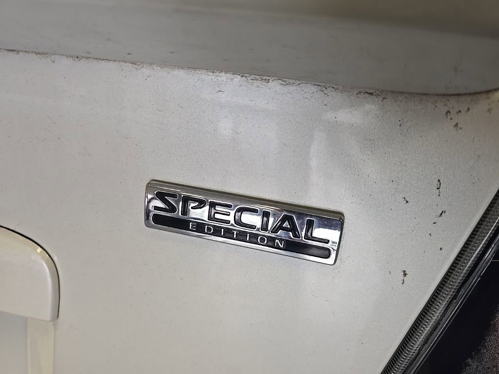 Used 2012 Nissan Sentra 2.0 SR w/ Special Edition Pkg FWD image 9