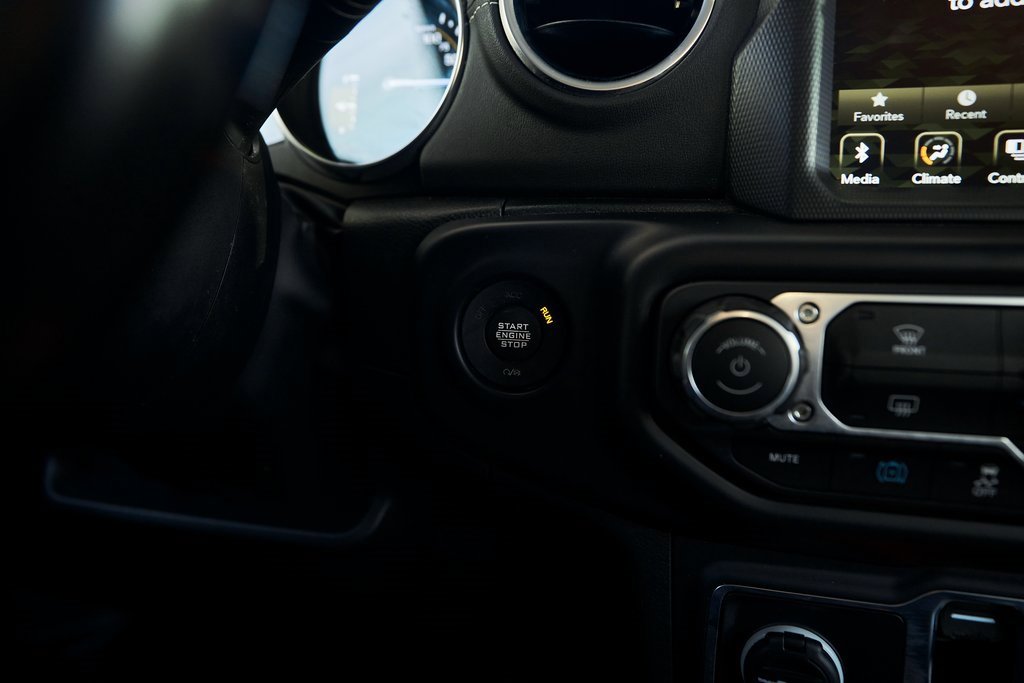 Used 2022 Jeep Wrangler Unlimited Sahara image 42