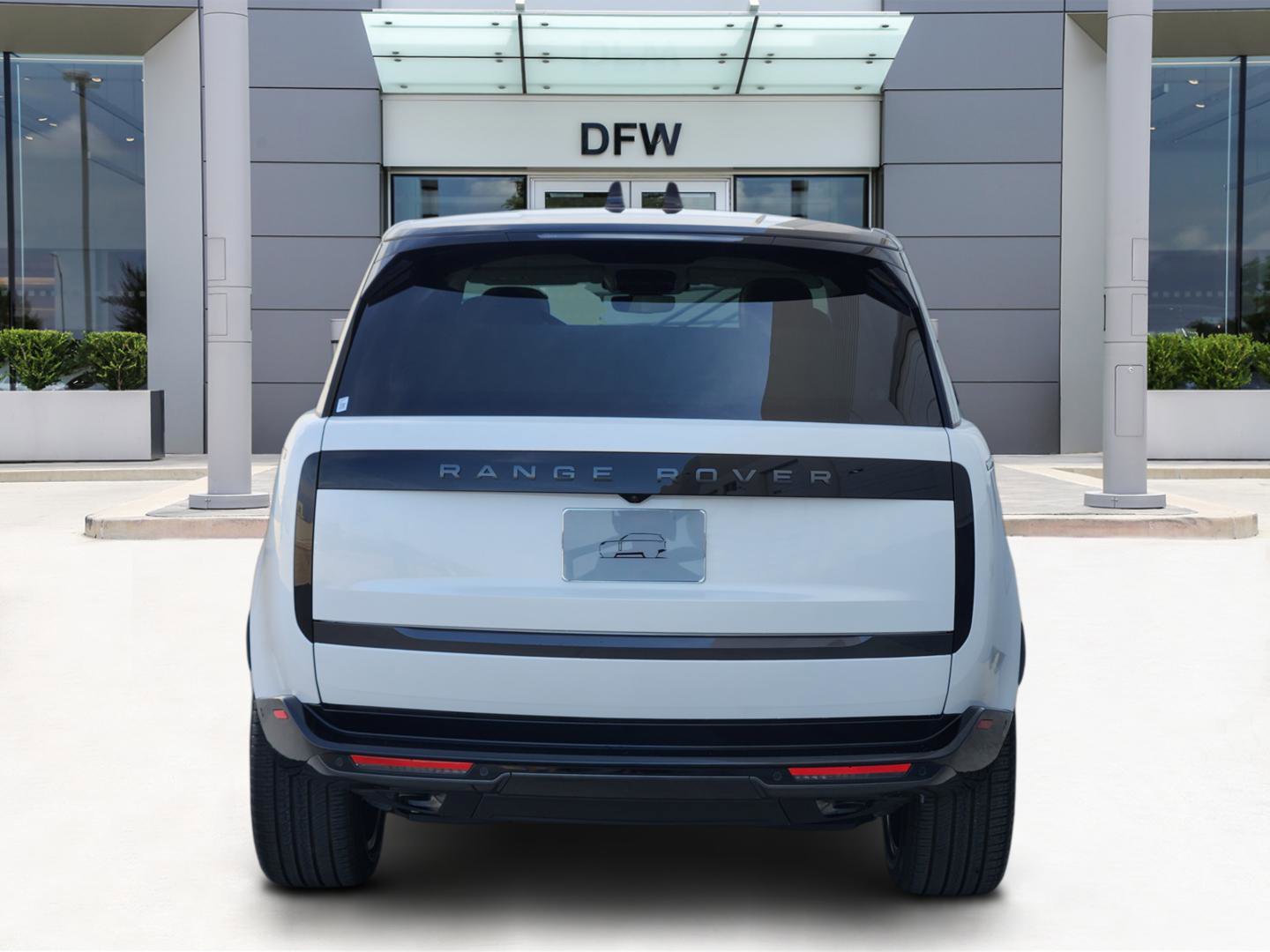 New 2026 Land Rover Range Rover SE image 6