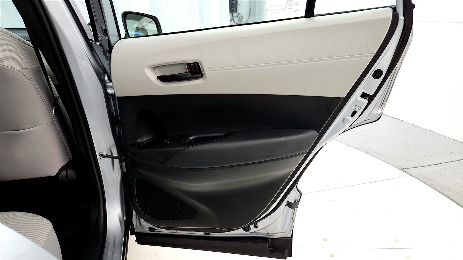 Certified 2023 Toyota Corolla Cross L image 27