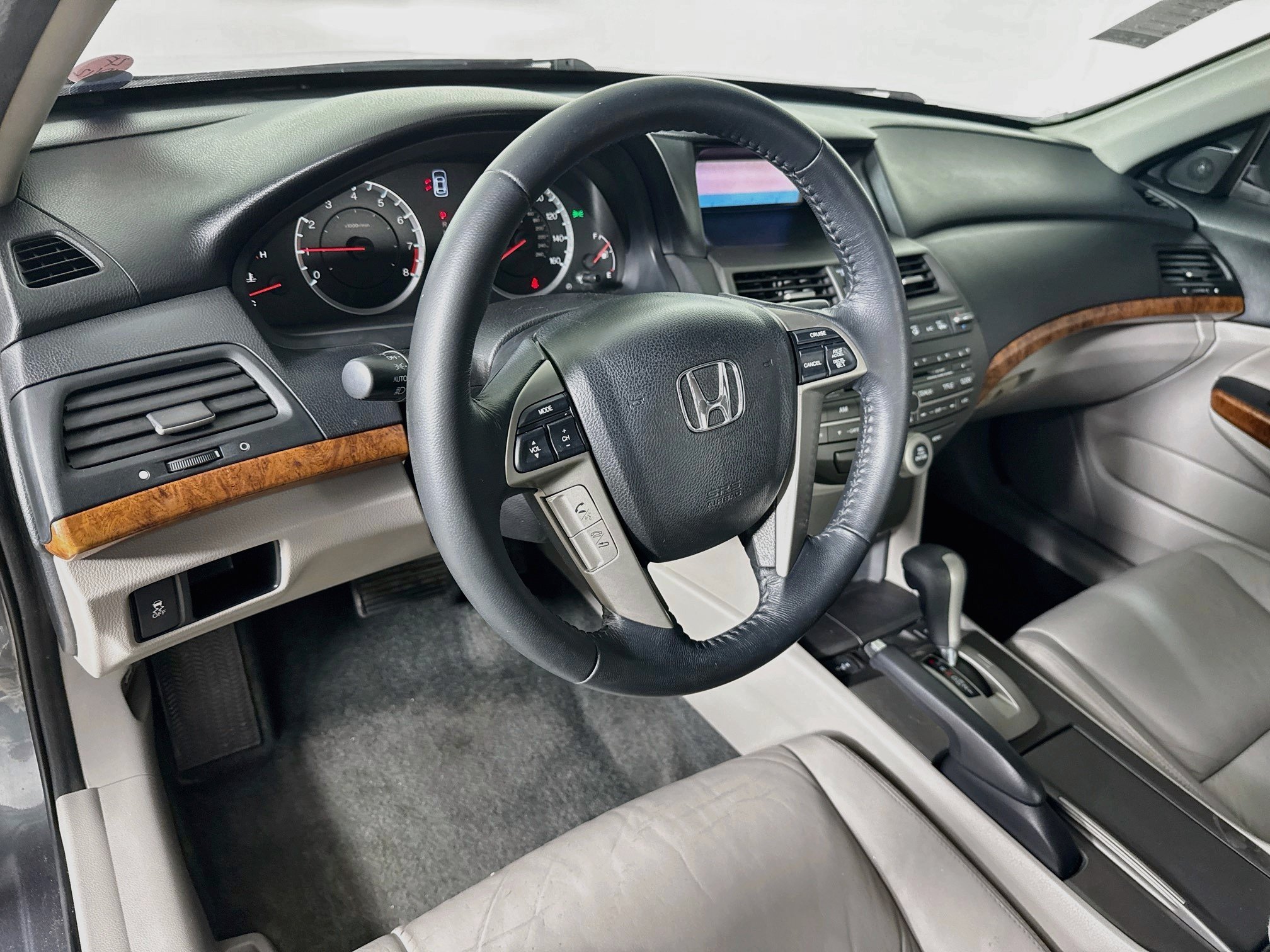 Used 2011 Honda Accord EX-L image 8