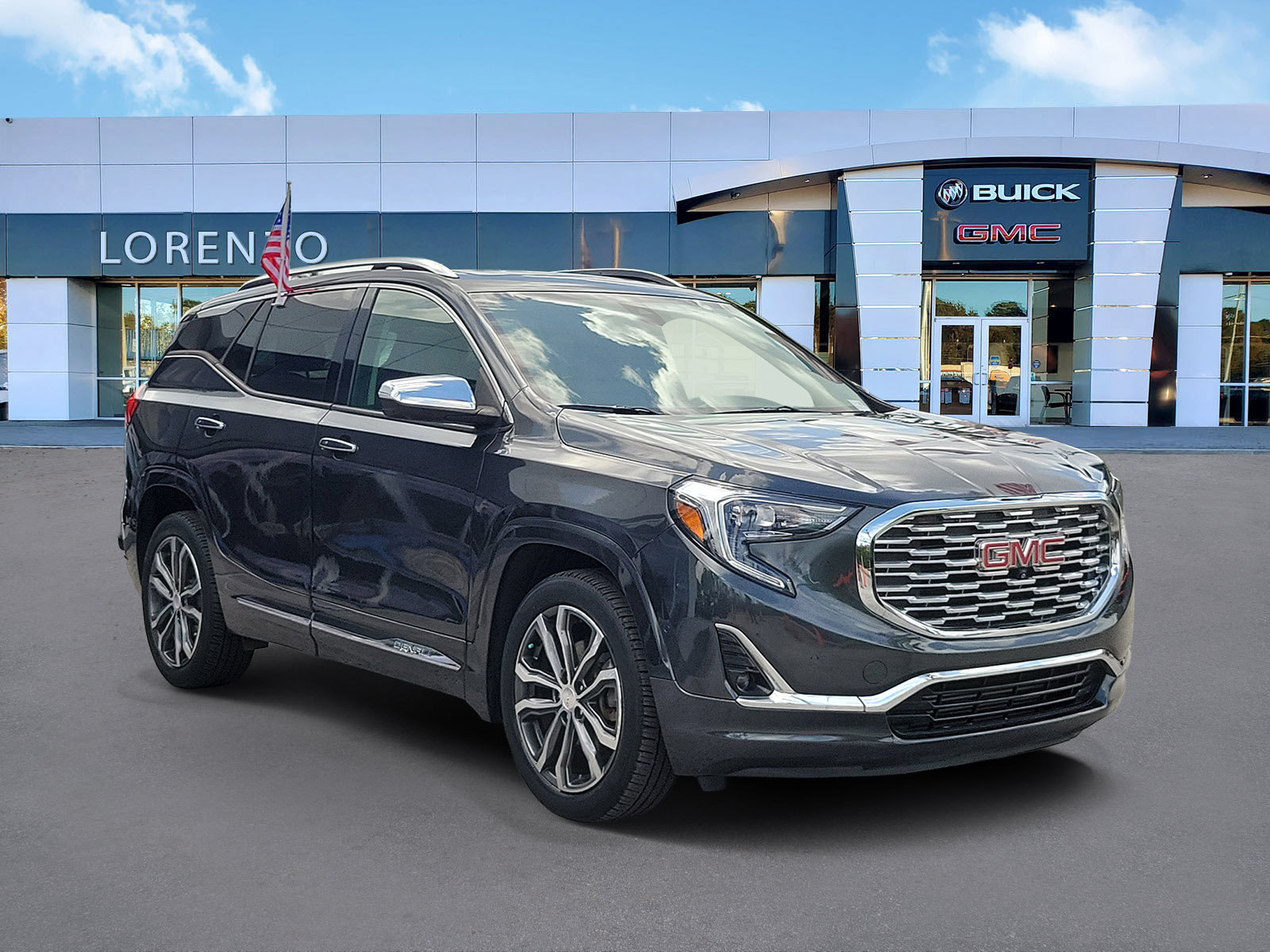 Used 2019 GMC Terrain Denali w/ Advanced Safety Package FWD image 3