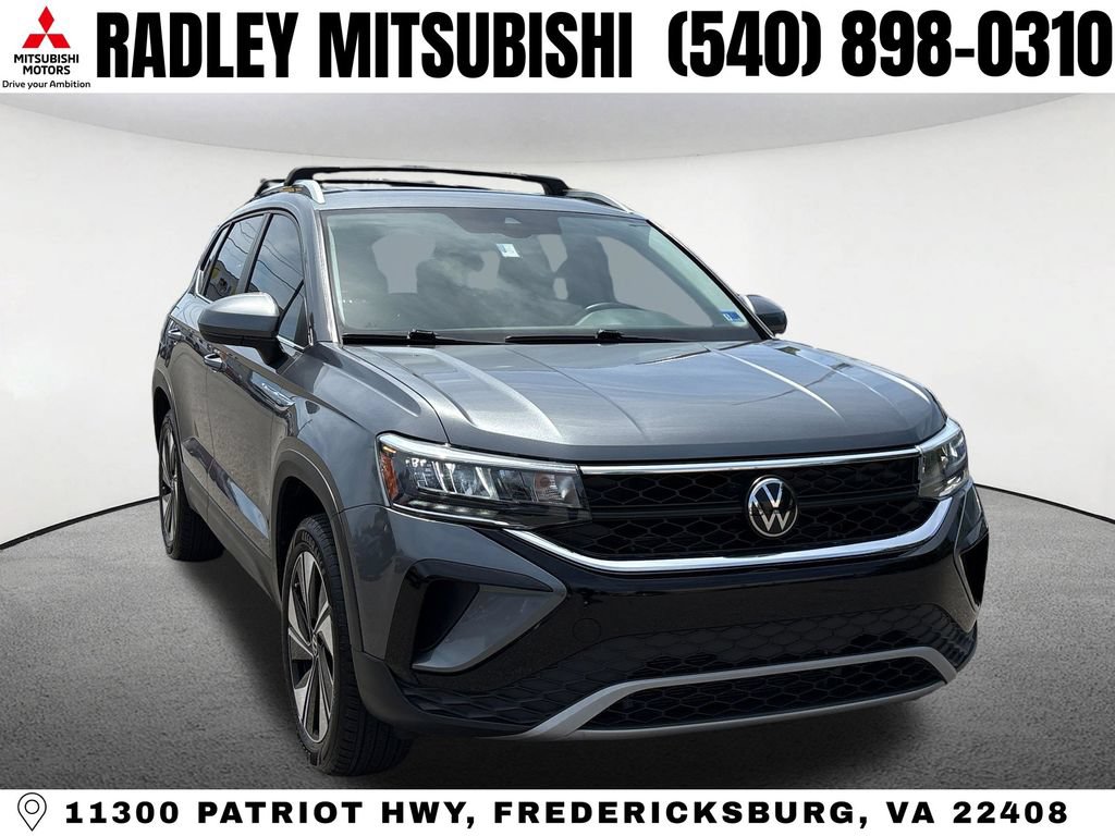 Used 2024 Volkswagen Taos SE w/ Panoramic Sunroof Package AWD/4WD image 18