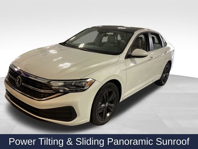 Used 2024 Volkswagen Jetta SE w/ Panoramic Sunroof Package image 3