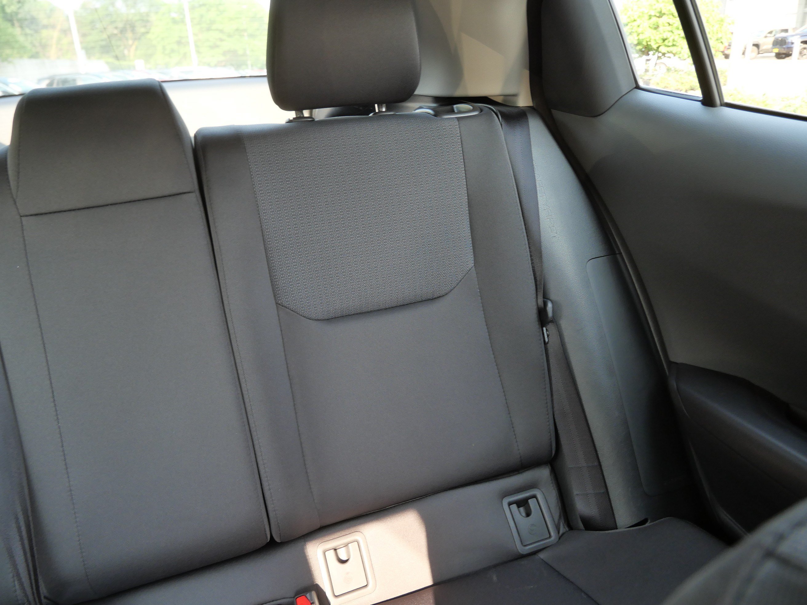 Certified 2025 Toyota Prius LE FWD image 15