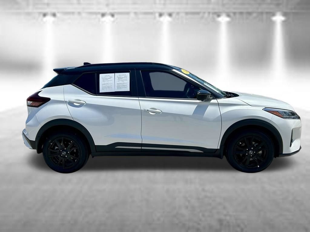 Certified 2024 Nissan Kicks SR w/ SR Premium Package FWD image 5