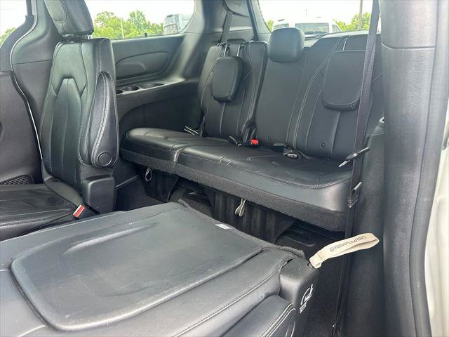 Used 2021 Chrysler Pacifica Touring-L w/ S Appearance Package AWD/4WD image 26