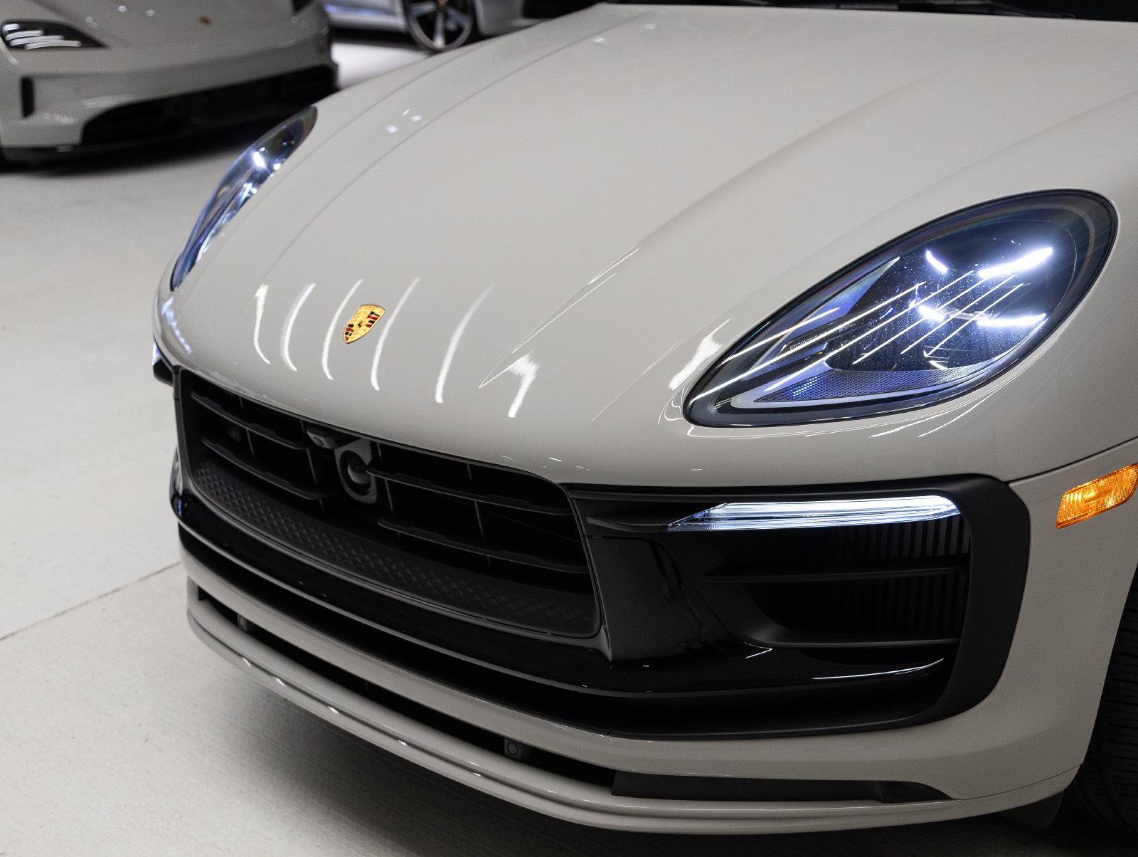Used 2024 Porsche Macan GTS AWD/4WD image 33