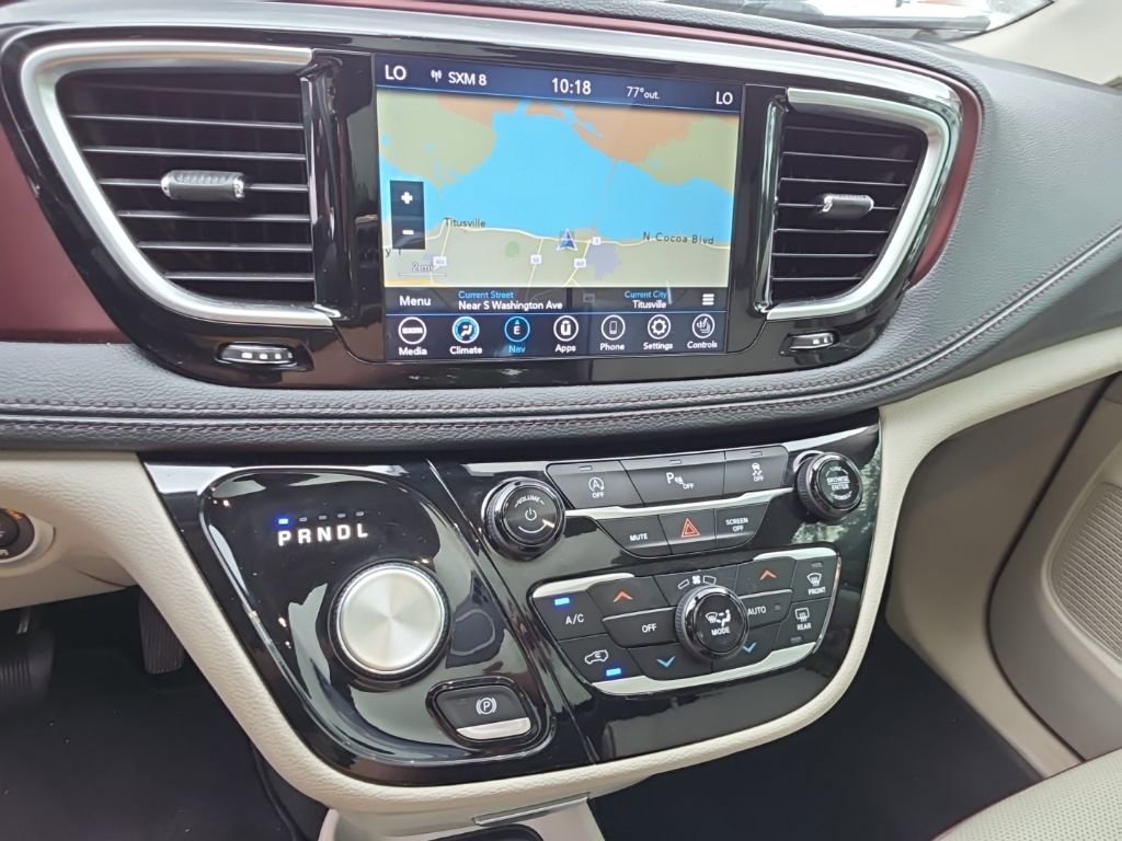 Used 2020 Chrysler Pacifica Limited FWD image 12
