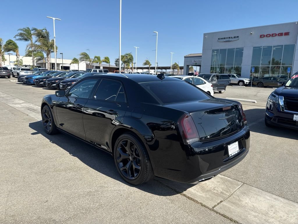 Used 2023 Chrysler 300 Touring w/ Sport Appearance Package RWD image 6