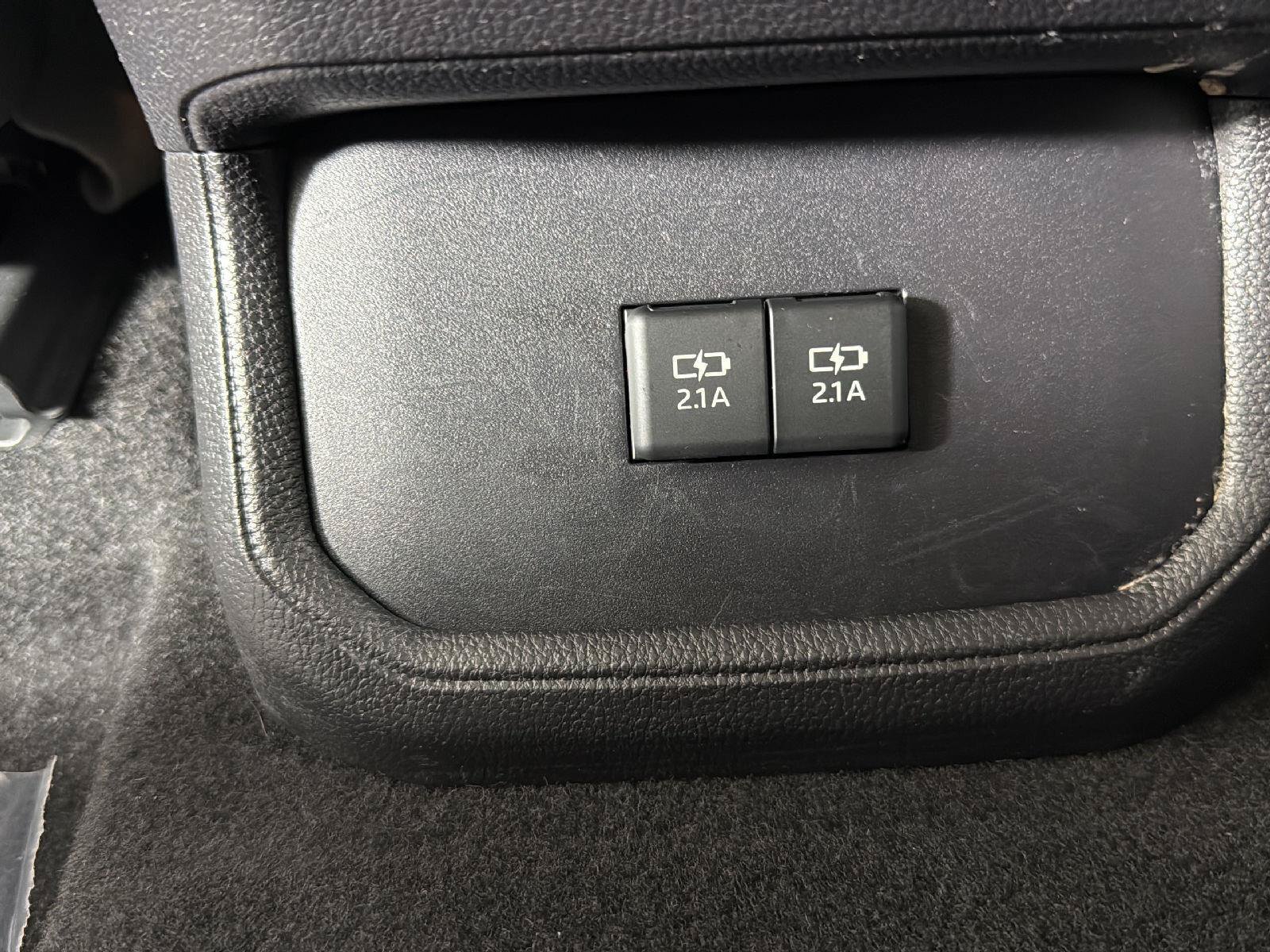 Used 2021 Toyota Highlander XLE AWD/4WD image 20
