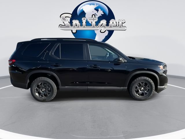 New 2025 Honda Pilot TrailSport image 2