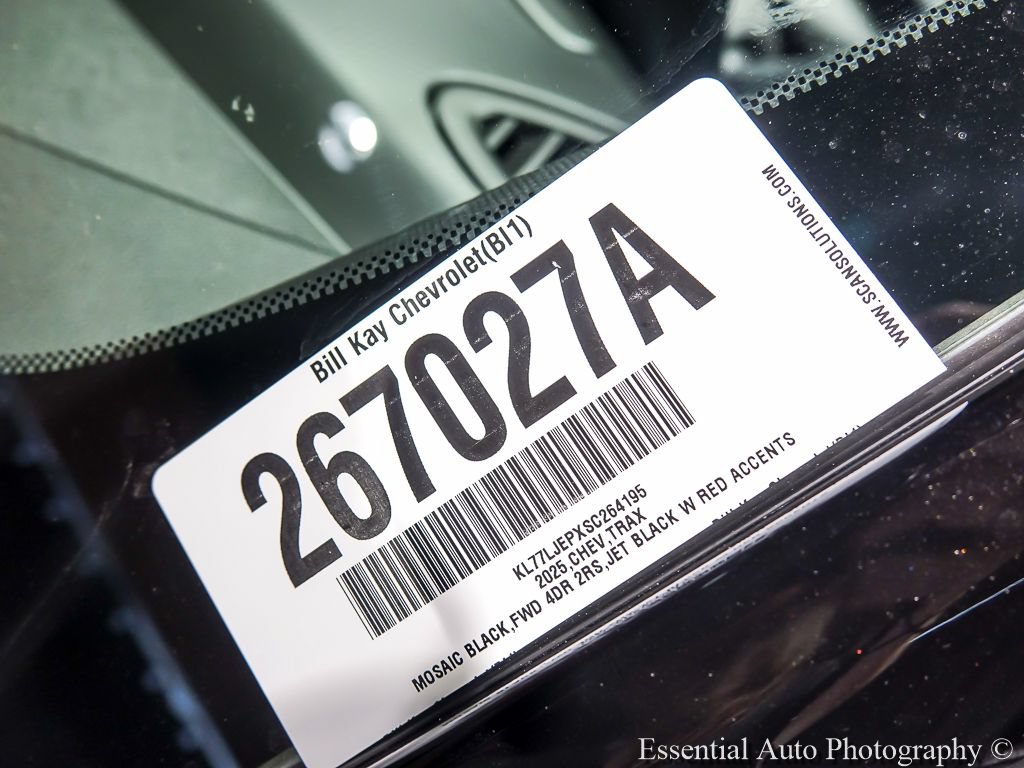 Used 2025 Chevrolet Trax RS w/ Sunroof Package FWD image 32