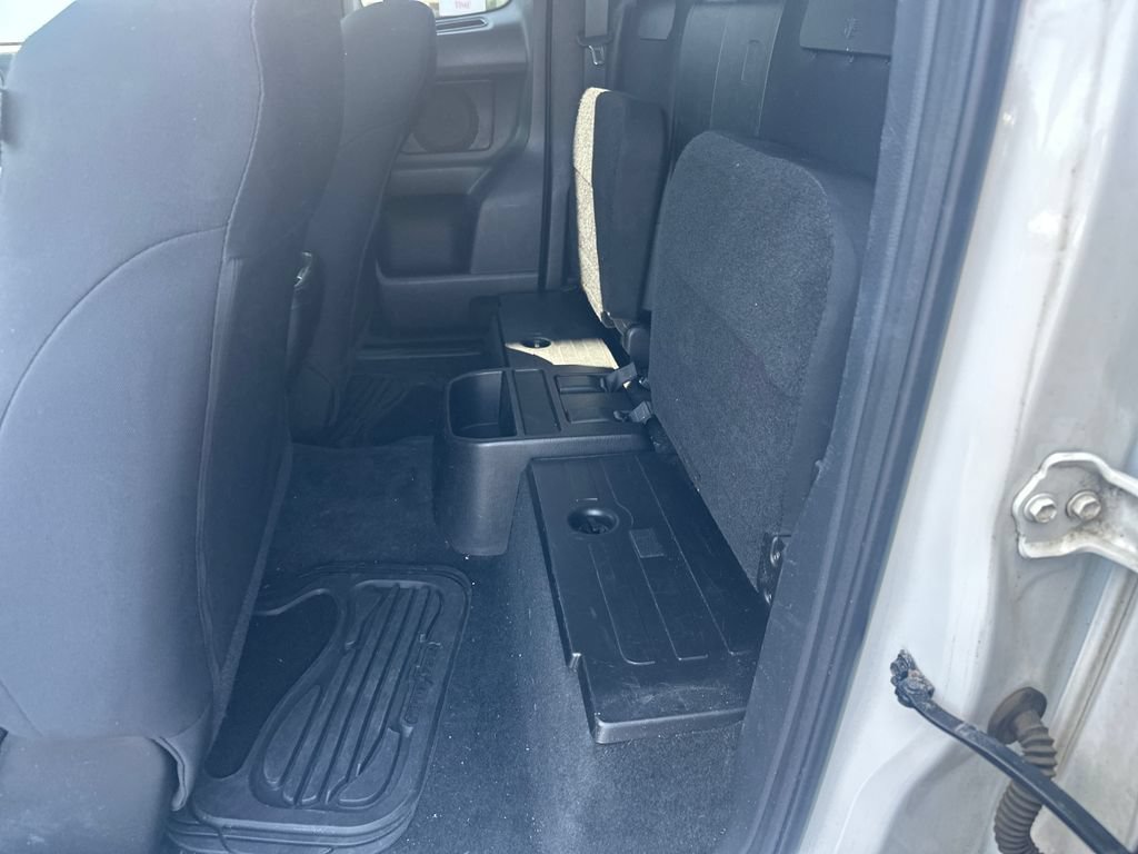 Used 2016 Toyota Tacoma SR5 w/ SR5 Appearance Package (SN) AWD/4WD image 21