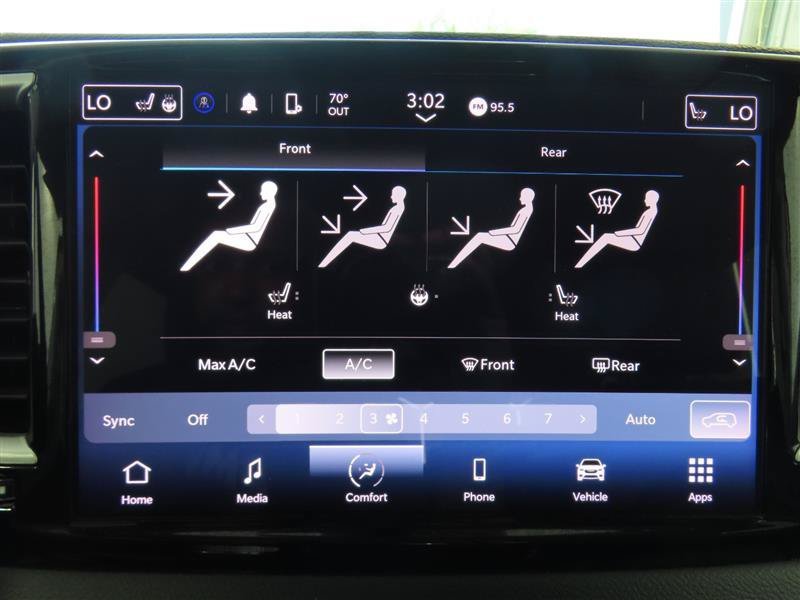 Used 2024 Chrysler Pacifica Touring-L FWD image 27