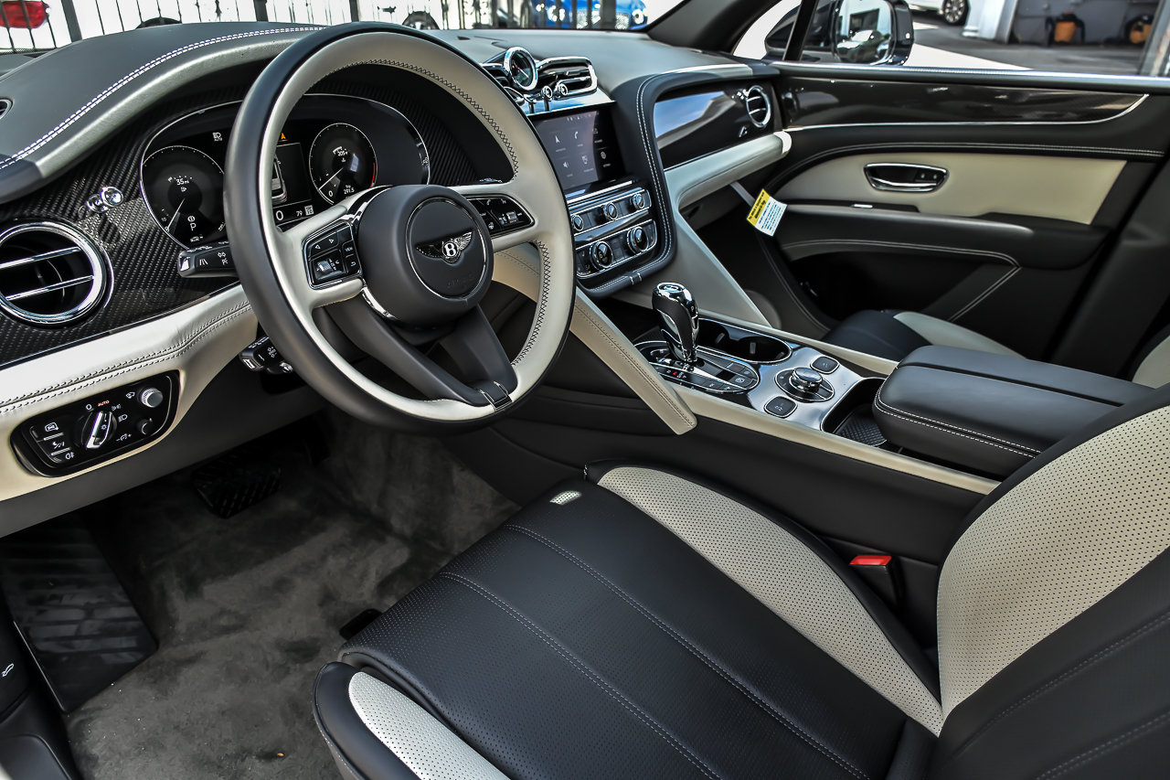 Used 2022 Bentley Bentayga AWD/4WD image 19
