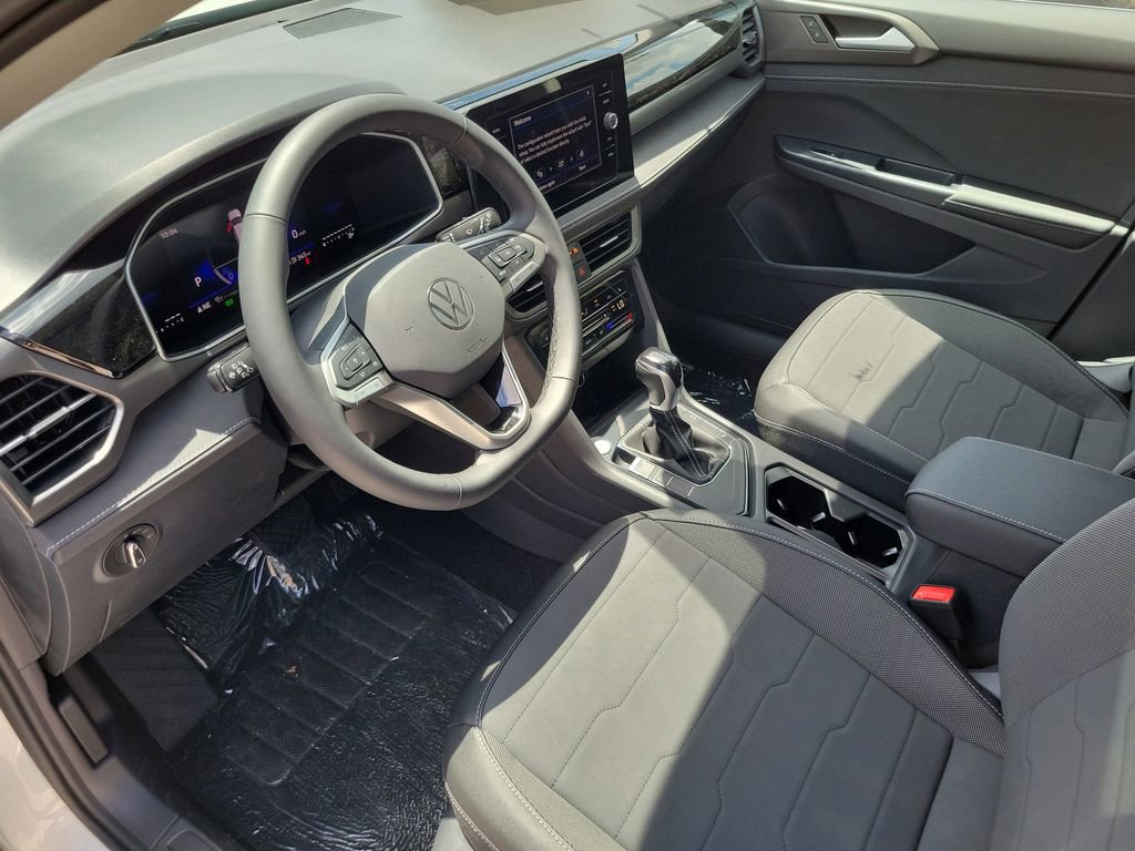New 2026 Volkswagen Taos SE FWD image 7