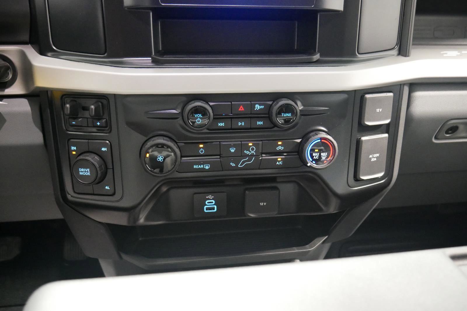 New 2026 Ford F450 XL w/ XL Chrome Package image 66