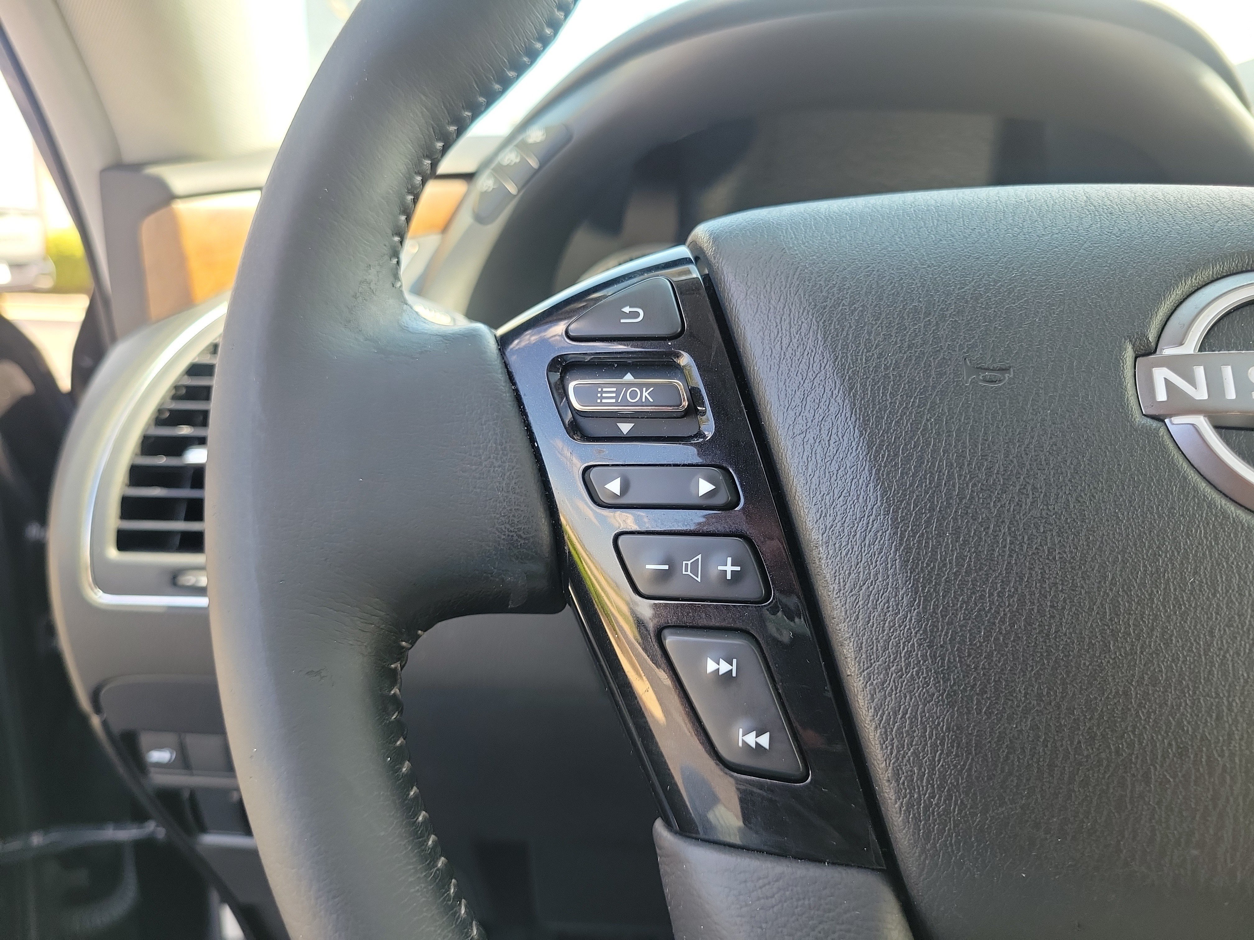Certified 2023 Nissan Armada SL w/ Captain's Chairs Package AWD/4WD image 22