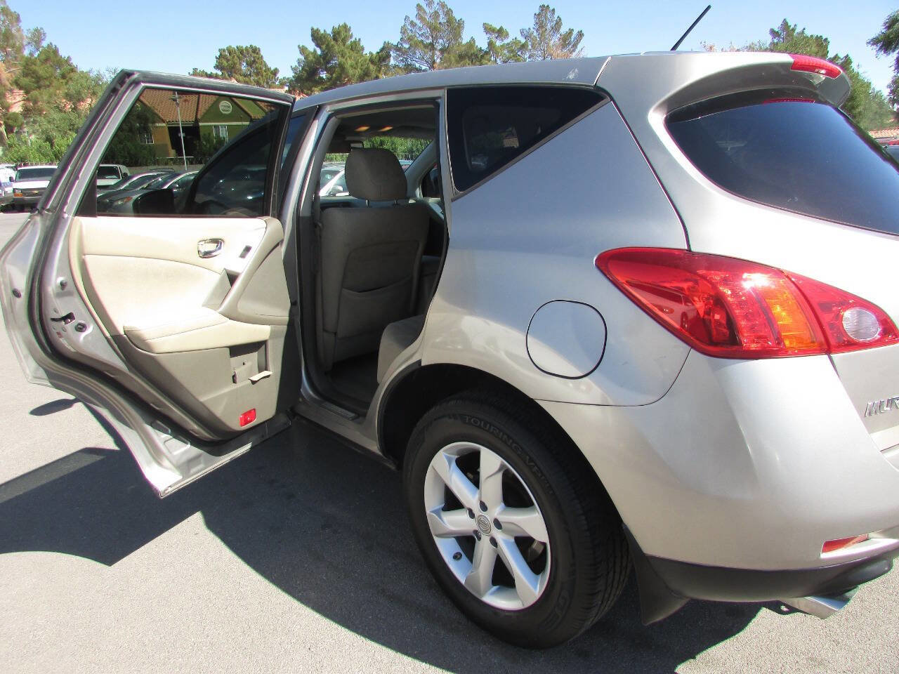 Used 2010 Nissan Murano S image 17