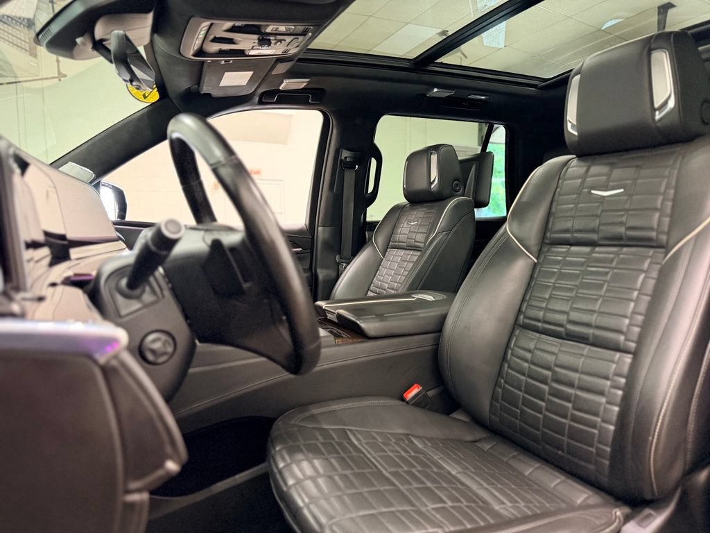 Used 2023 Cadillac Escalade Sport Platinum AWD/4WD image 13