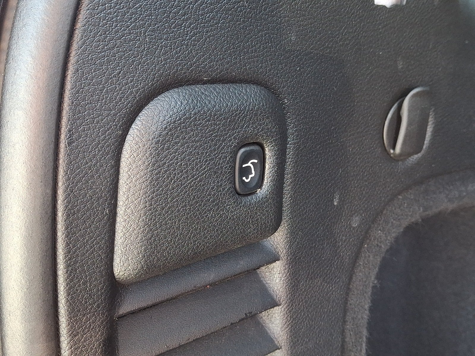 Used 2019 Jeep Grand Cherokee Laredo AWD/4WD image 30