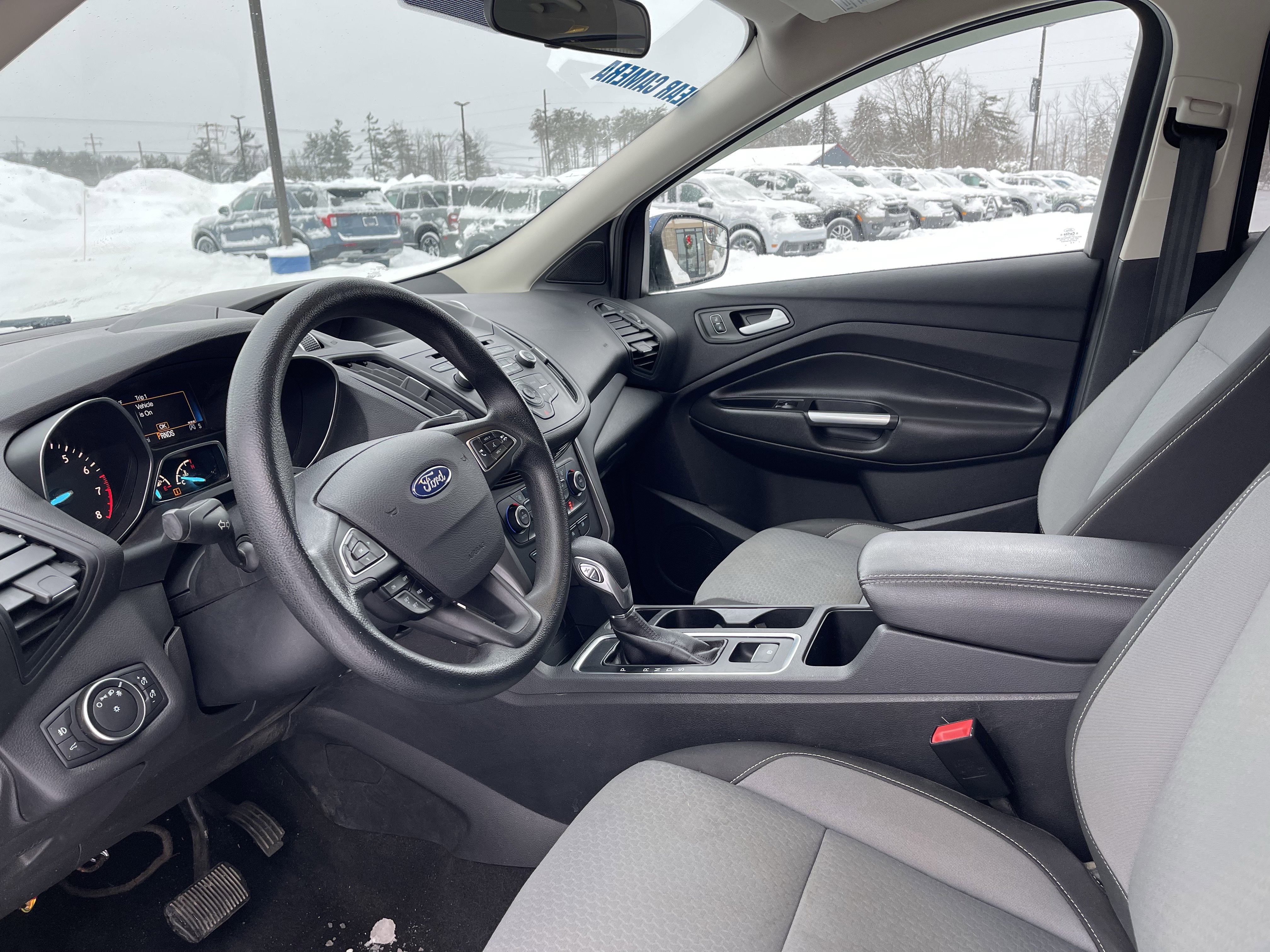 Used 2018 Ford Escape SE image 11