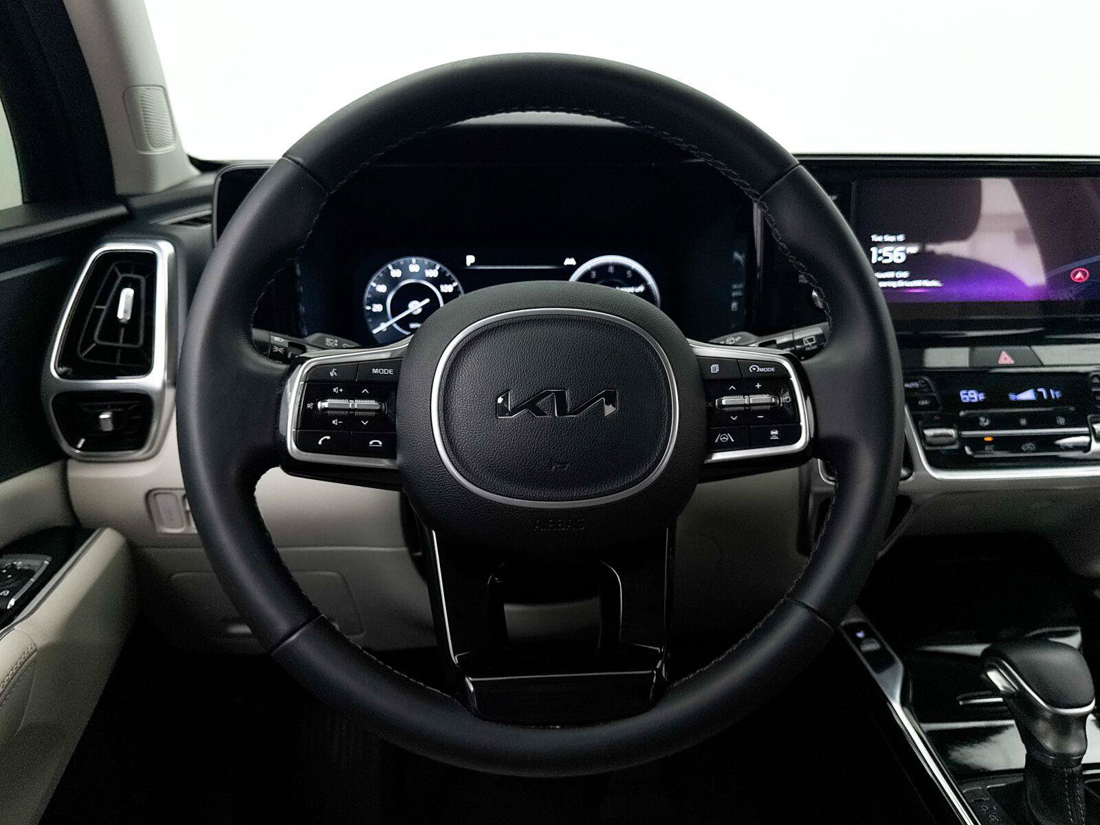 Used 2023 Kia Sorento SX FWD image 5