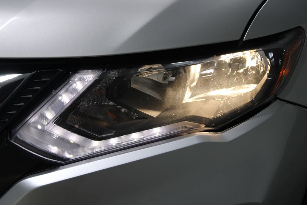 Used 2020 Nissan Rogue SV AWD/4WD image 46