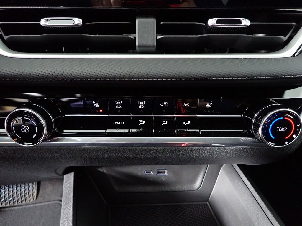 New 2025 Chevrolet Equinox LT w/ Safety and Technology Package image 24