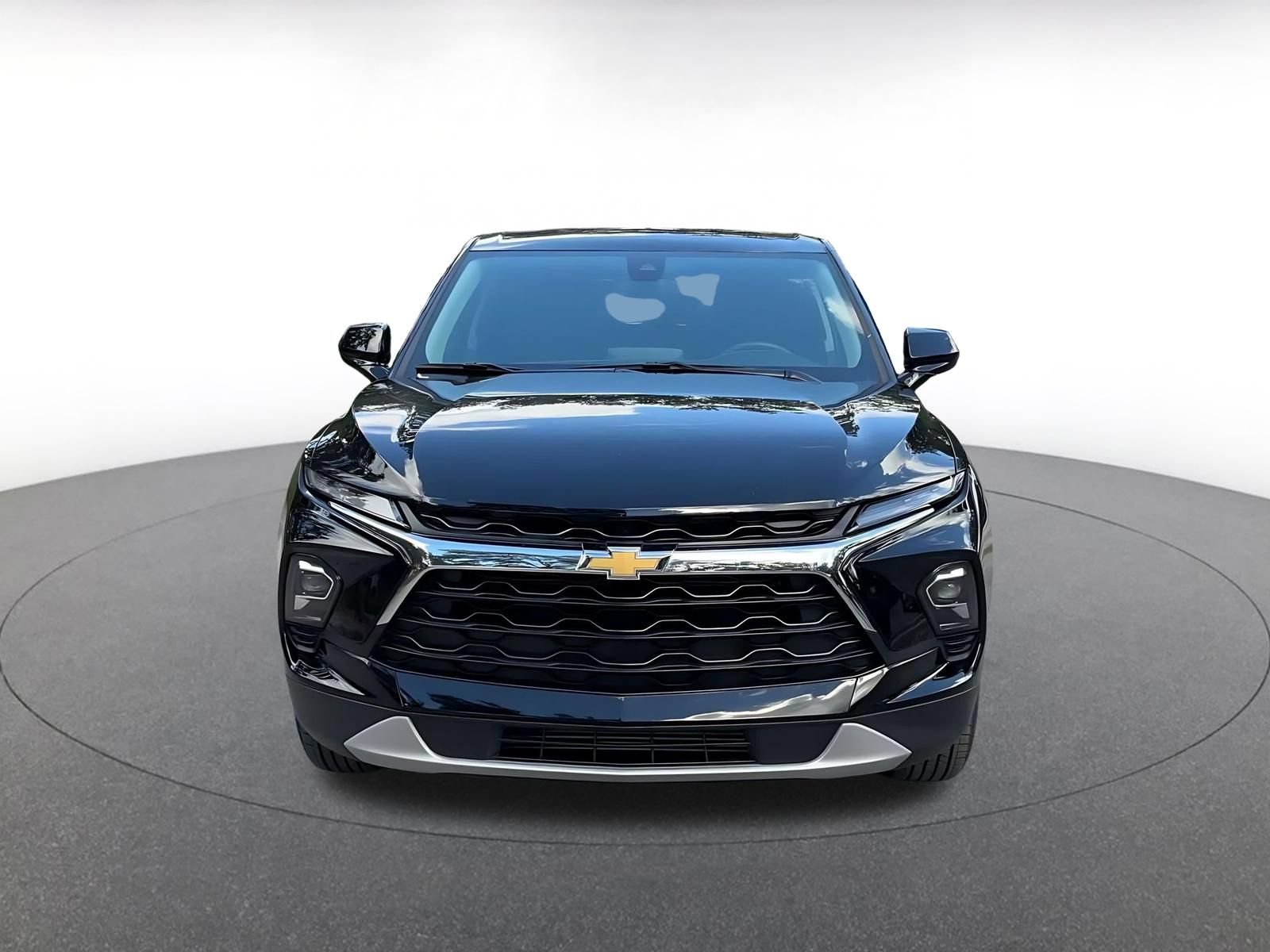 Used 2026 Chevrolet Blazer LT FWD image 4