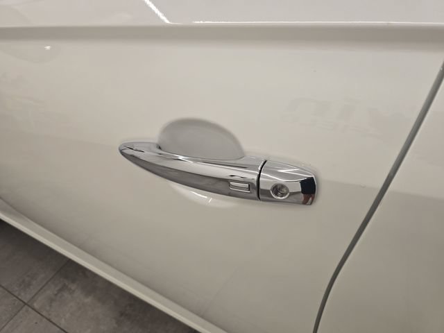 Used 2024 Nissan Altima 2.5 SV FWD image 18