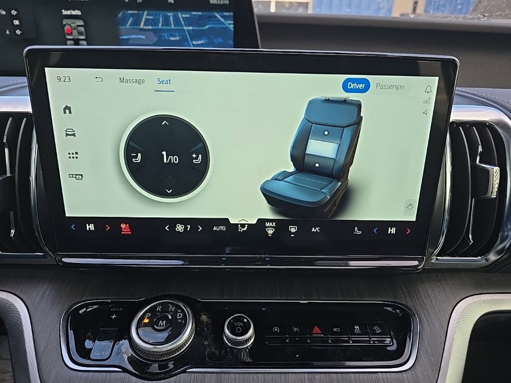 Used 2025 Ford Expedition Platinum w/ Platinum Ultimate Package image 31