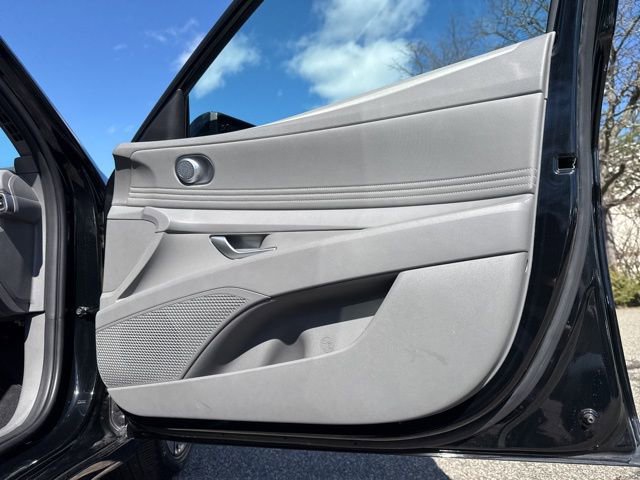 Used 2023 Hyundai Elantra SEL w/ Convenience Package image 35