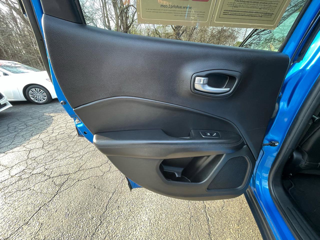 Used 2018 Jeep Compass Latitude AWD/4WD image 14