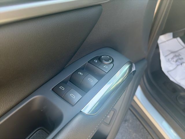 New 2027 Chevrolet Traverse LT w/ LPO, Floor Liner Package AWD/4WD image 19