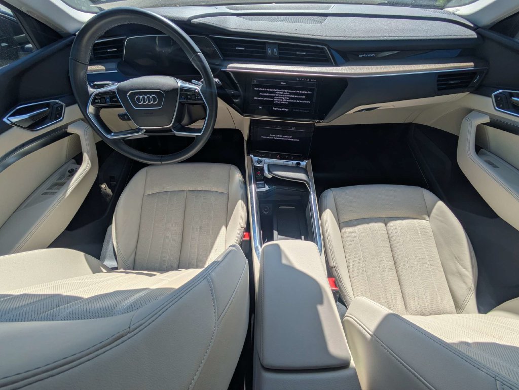 Used 2024 Audi Q8 e-tron Premium Plus w/ Premium Plus Package AWD/4WD image 17
