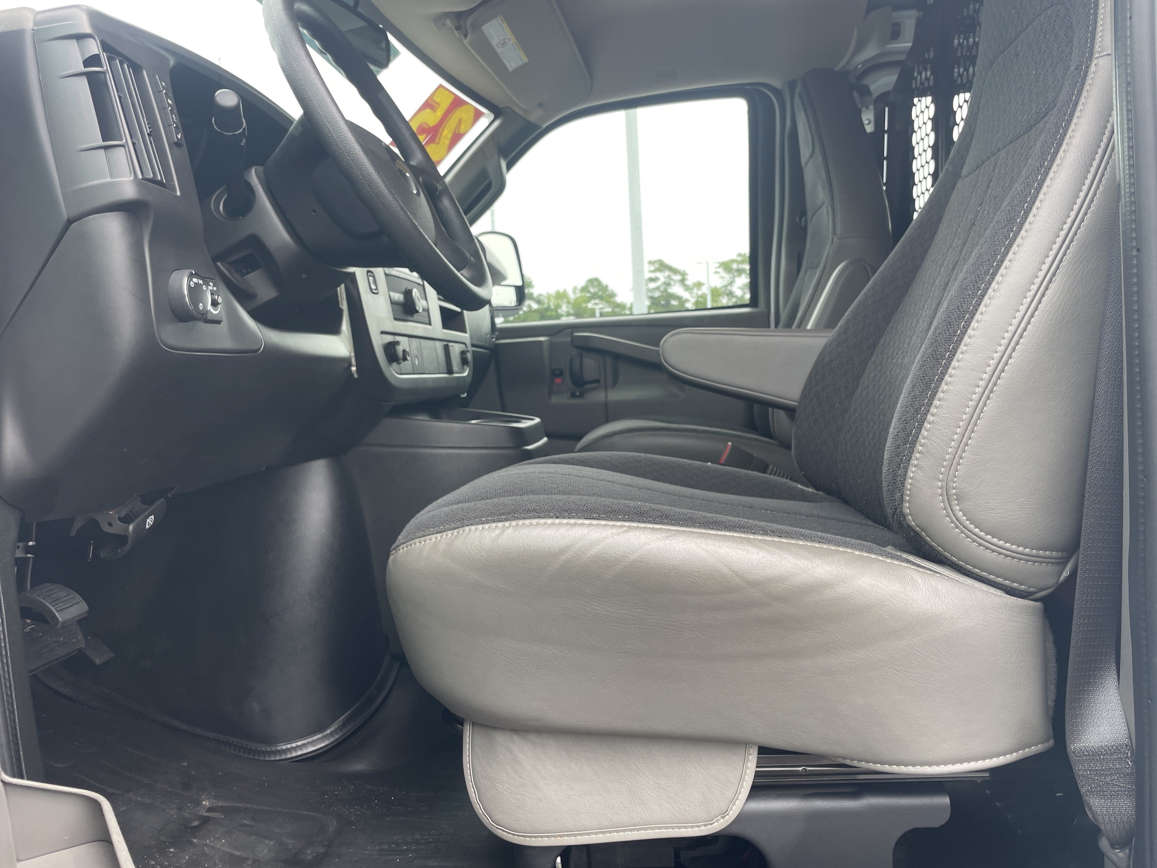 Used 2025 Chevrolet Express 2500 w/ Driver Convenience Package RWD image 16