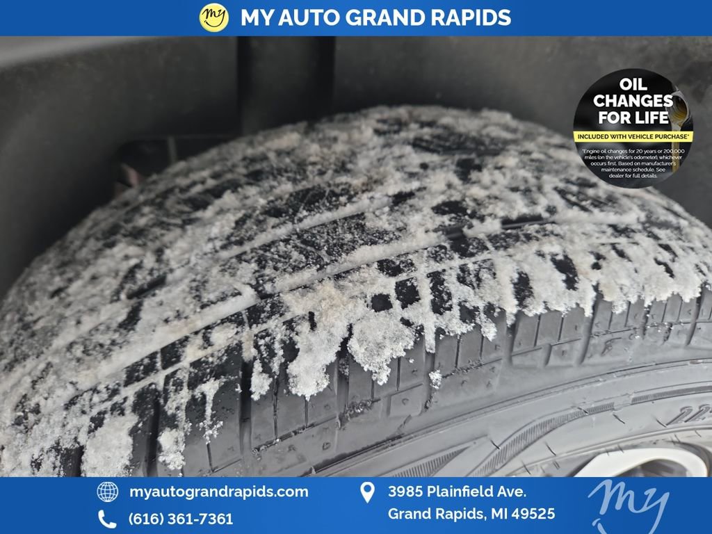 Used 2024 Chevrolet Trax RS image 35