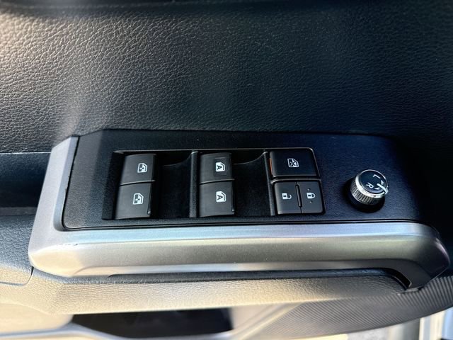 Used 2018 Toyota Tacoma Limited image 15